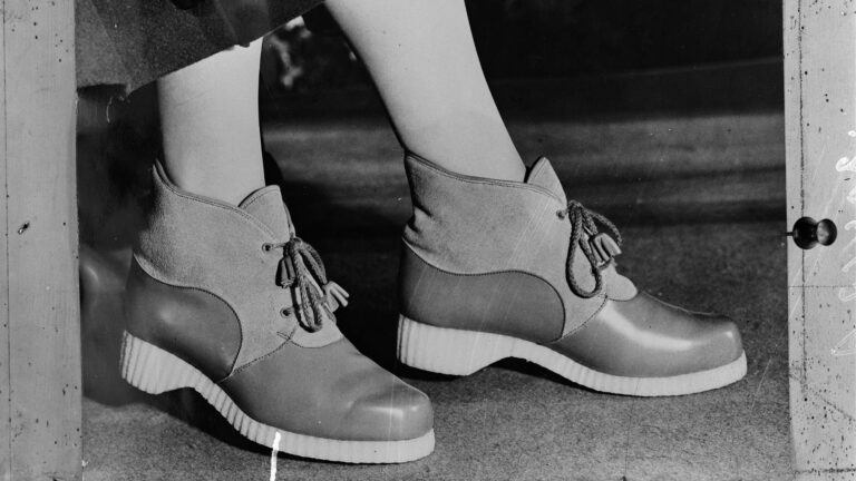 Van plateauzolen tot schoenen met klittenband, wat voor schoenen droeg jij vroeger?
